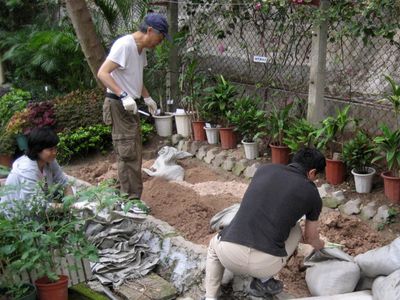 駱伯伯協助建設香港仔社區花園